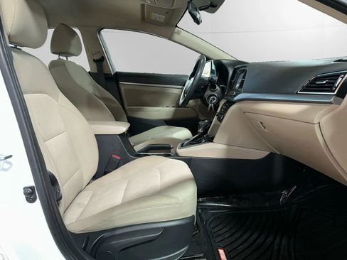 Used 2017 Hyundai Elantra SE FWD image 20