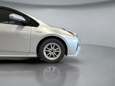 Used 2017 Toyota Prius Three image 20