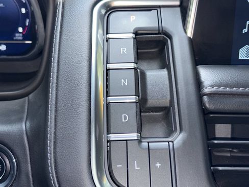 Used 2023 Chevrolet Tahoe Z71 AWD/4WD image 15