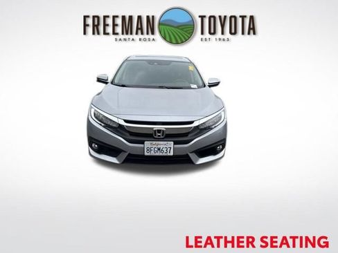 Used 2018 Honda Civic Touring image 2