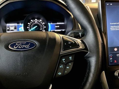 Used 2024 Ford Edge Titanium image 24