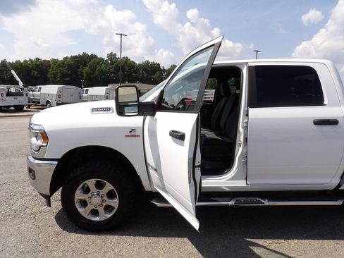 Used 2024 RAM 2500 Big Horn AWD/4WD image 13