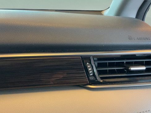 Used 2019 Toyota Camry LE FWD image 35