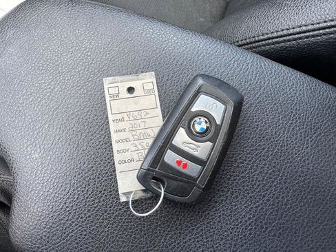 Used 2017 BMW 320i xDrive Sedan AWD/4WD image 30