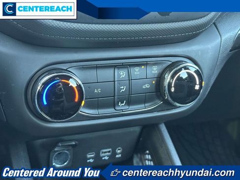 Used 2021 Chevrolet TrailBlazer LS image 25