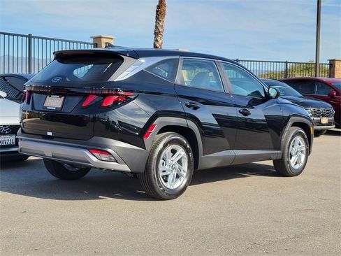 New 2026 Hyundai Tucson SE image 2