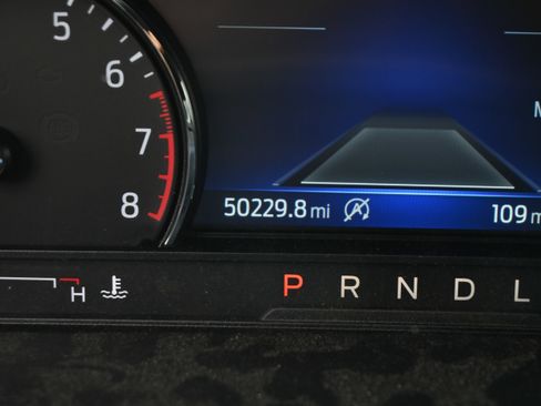 Used 2023 Ford Explorer Limited w/ Equipment Group 301A AWD/4WD image 14