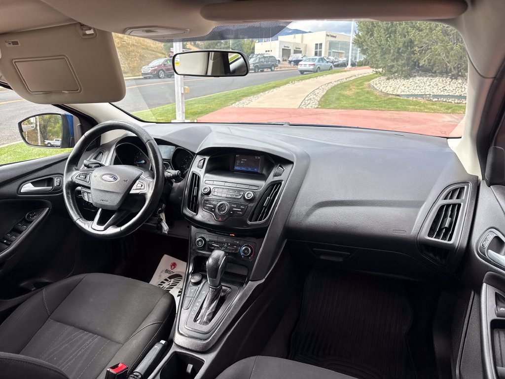 Used 2018 Ford Focus SE w/ Cold Weather Package FWD image 27