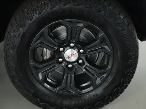Used 2023 GMC Canyon Elevation w/ Convenience Package AWD/4WD image 10