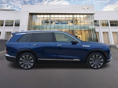 Used 2026 Cadillac Vistiq Premium Luxury AWD/4WD image 4