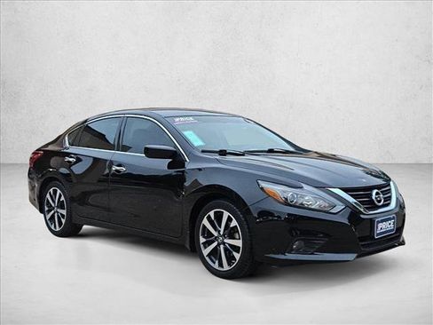 Used 2017 Nissan Altima 2.5 SR FWD image 3