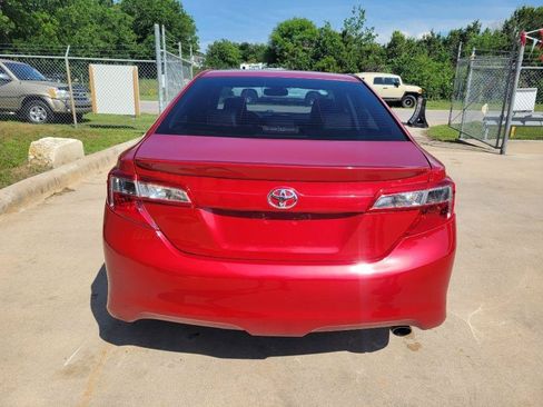 Used 2012 Toyota Camry SE FWD image 4