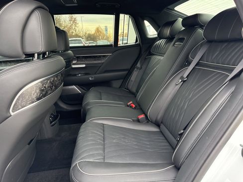 Used 2025 Genesis G90 3.5T image 12