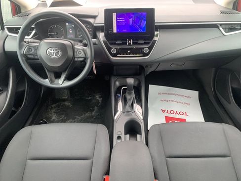 Used 2025 Toyota Corolla LE image 17