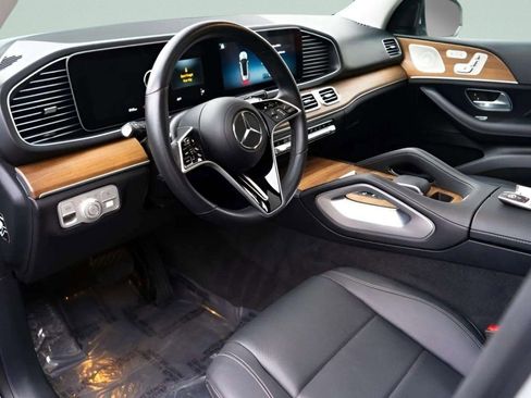 Used 2024 Mercedes-Benz GLE 450 4MATIC w/ Winter Package image 14