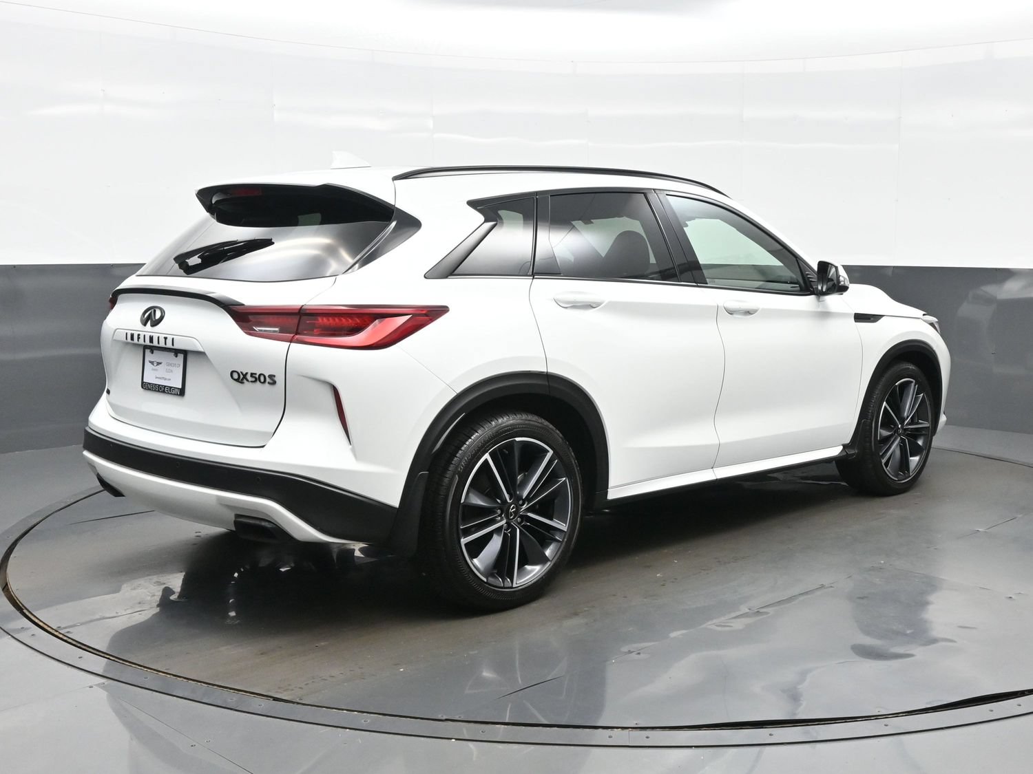 Used 2023 INFINITI QX50 Sport AWD/4WD image 6