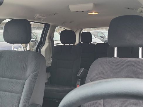 Used 2020 Dodge Grand Caravan SE FWD image 14