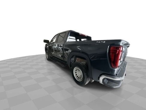Used 2021 GMC Sierra 1500 4x4 Crew Cab w/ Sierra Value Package image 6