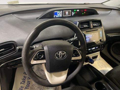 Used 2018 Toyota Prius Two image 22