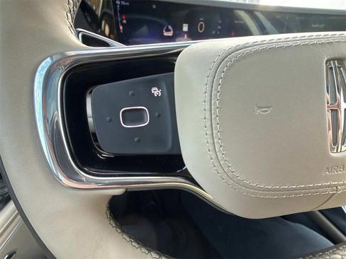 Used 2025 Lincoln Nautilus Reserve w/ Jet Appearance Package image 23