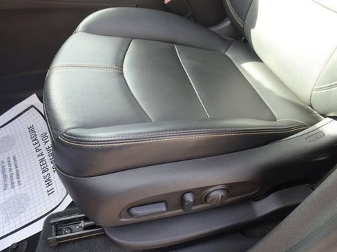 Certified 2024 Chevrolet Equinox Premier image 9