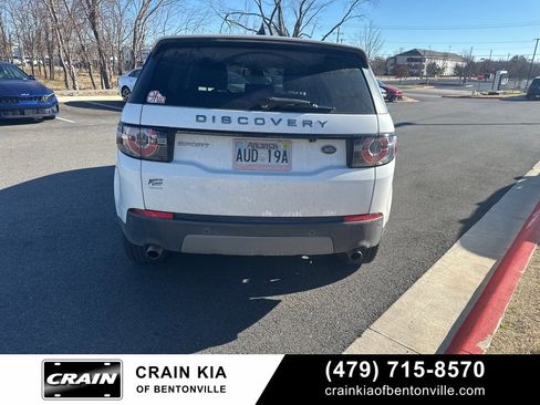 Used 2019 Land Rover Discovery Sport SE image 6