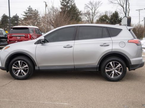 Used 2018 Toyota RAV4 XLE image 17