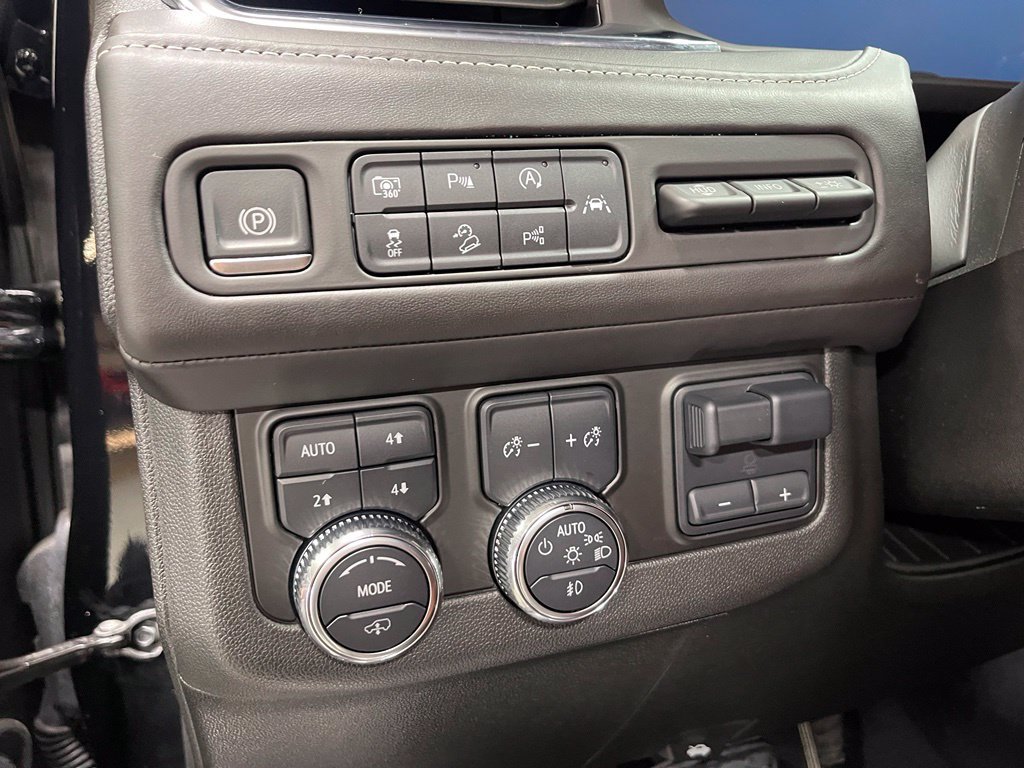 Used 2024 GMC Yukon XL Denali Ultimate AWD/4WD image 19