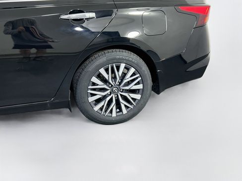 Used 2023 Nissan Altima 2.5 SV FWD image 28