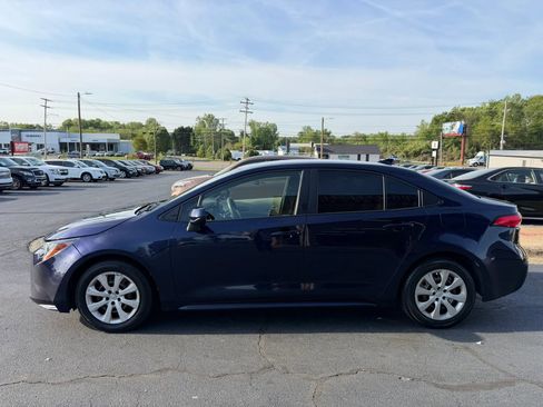 Used 2022 Toyota Corolla LE image 4
