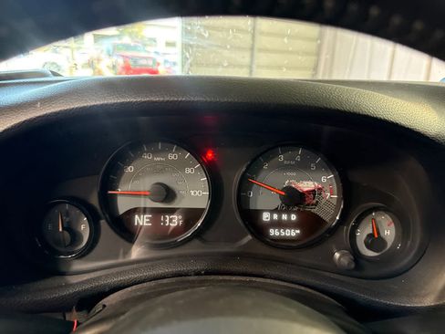 Used 2016 Jeep Wrangler Unlimited Sahara AWD/4WD image 20