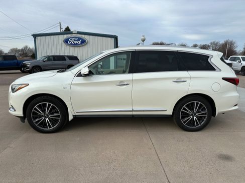 Used 2019 INFINITI QX60 Luxe w/ Sensory Package AWD/4WD image 3