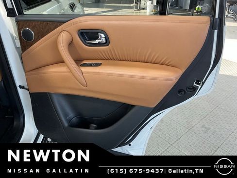 Used 2016 INFINITI QX80 2WD w/ Signature Edition Package image 46