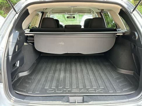 Used 2018 Subaru Outback 2.5i Premium AWD/4WD image 21