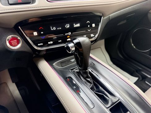 Used 2017 Honda HR-V EX image 40