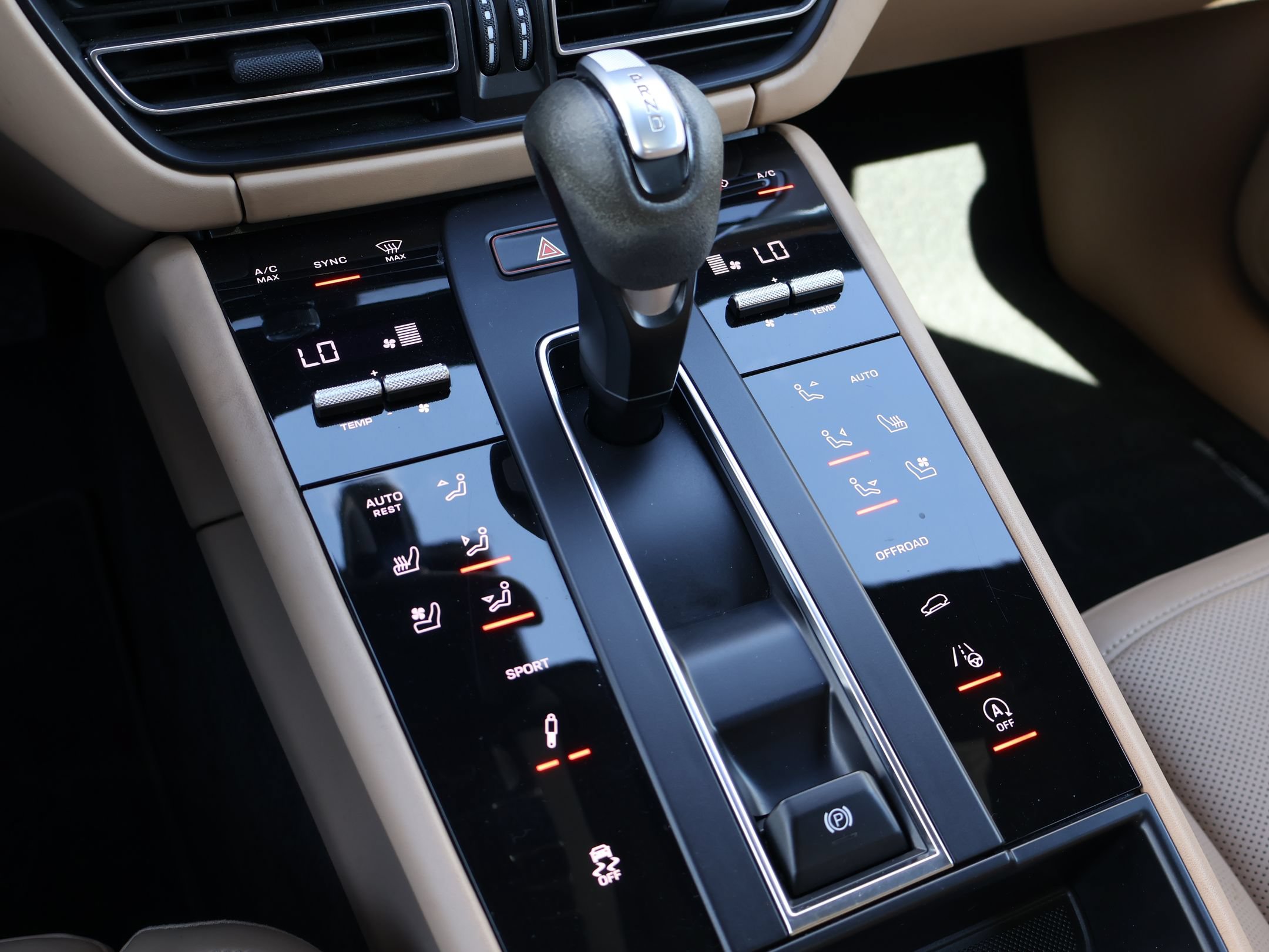 Used 2024 Porsche Macan S AWD/4WD image 26