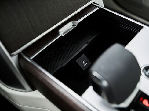 Used 2024 Land Rover Range Rover Long Wheelbase SE image 82