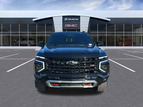 Certified 2025 Chevrolet Suburban Z71 w/ Comfort Package image 8