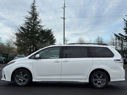 Used 2020 Toyota Sienna SE