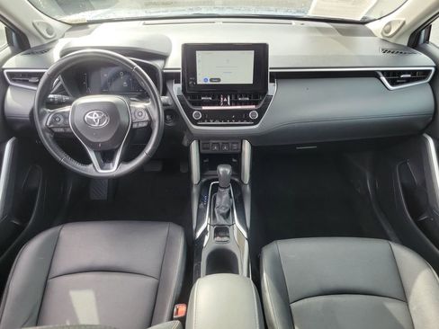 Used 2024 Toyota Corolla Cross XLE w/ Convenience Package image 10