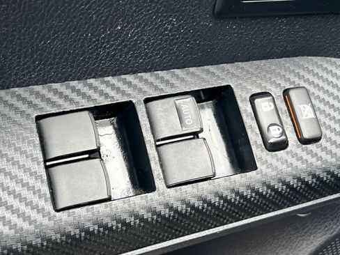 Used 2013 Toyota RAV4 Limited image 13