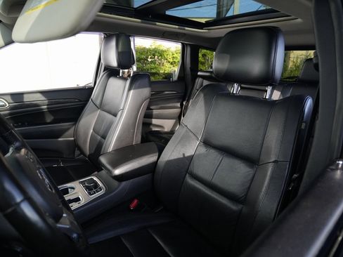 Used 2011 Jeep Grand Cherokee Laredo image 18