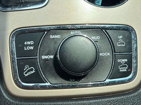 Used 2016 Jeep Grand Cherokee Summit w/ Platinum Series Group AWD/4WD image 13