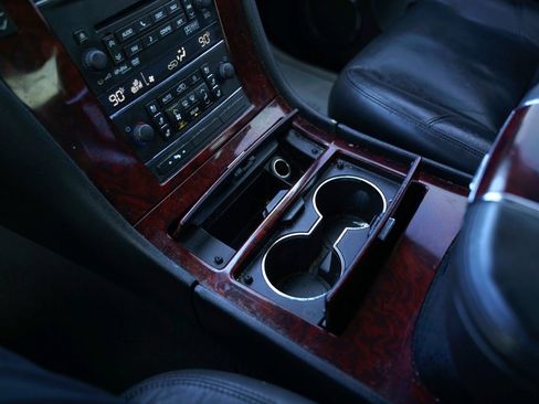 Used 2012 Cadillac Escalade Luxury image 18