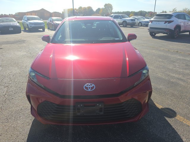 Used 2025 Toyota Camry LE FWD image 2