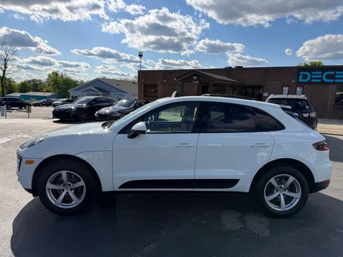 Used 2017 Porsche Macan w/ Driver Memory Package AWD/4WD image 6