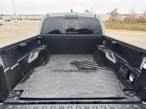 Used 2023 Toyota Tacoma TRD Off-Road image 11