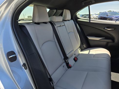 New 2026 Lexus UX 300h FWD image 27