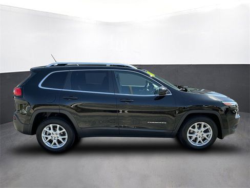 Used 2018 Jeep Cherokee Latitude image 7