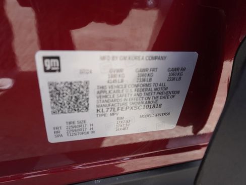 Used 2025 Chevrolet Trax LS w/ LS Convenience Package image 32